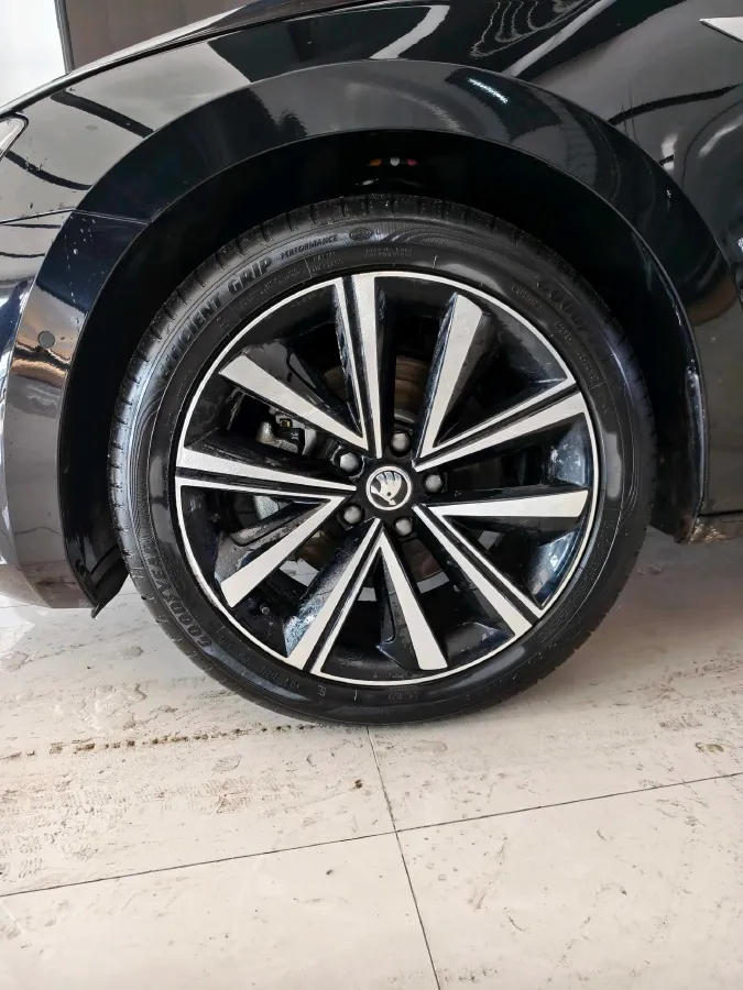 2023 Skoda Superb 1.4T 150HP L4 7DCT,autocango,china used car exporter,china ev exporter,chinese used car exporter,chinese used ev exporter