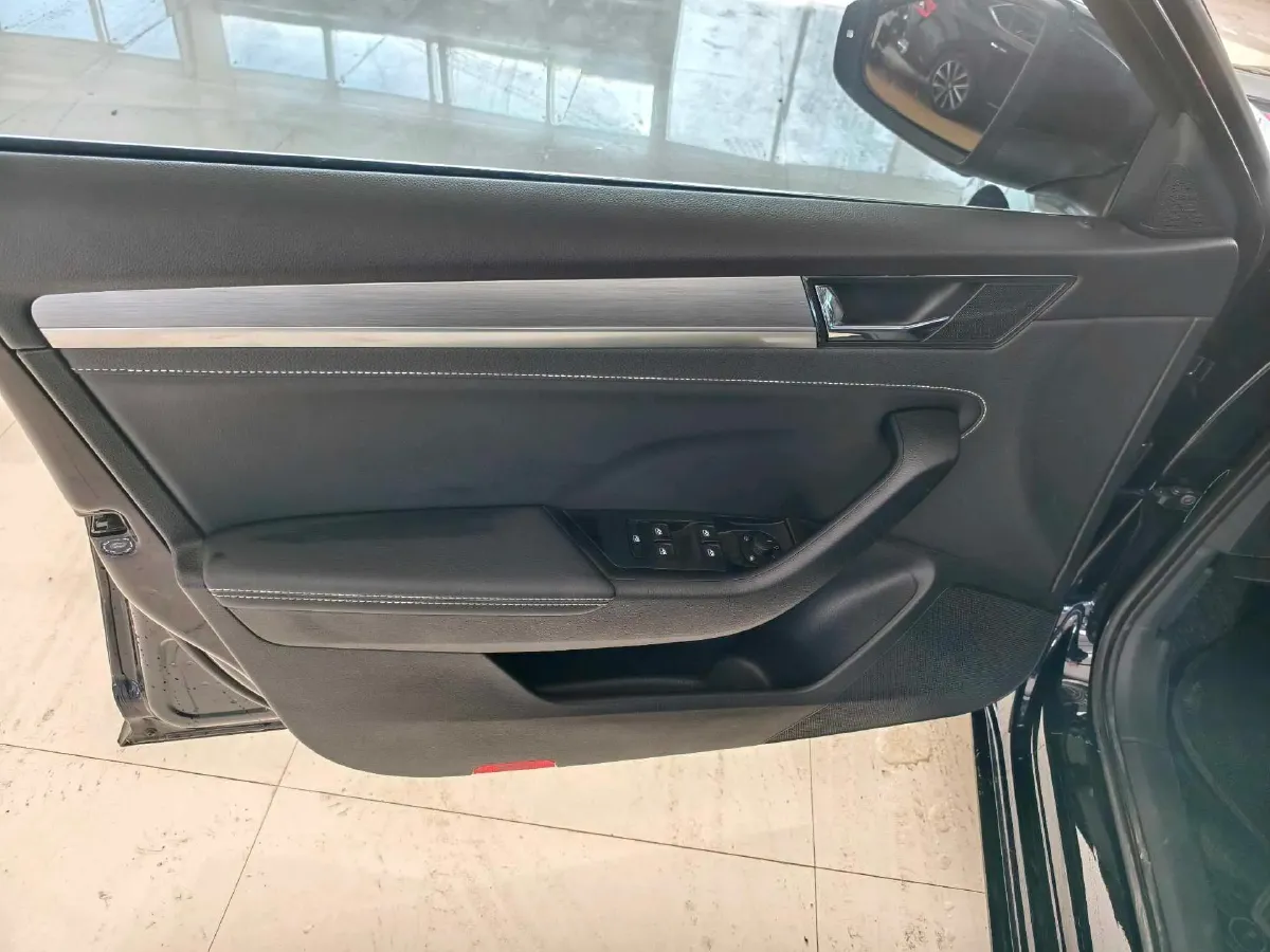 2023 Skoda Superb 1.4T 150HP L4 7DCT,autocango,china used car exporter,china ev exporter,chinese used car exporter,chinese used ev exporter