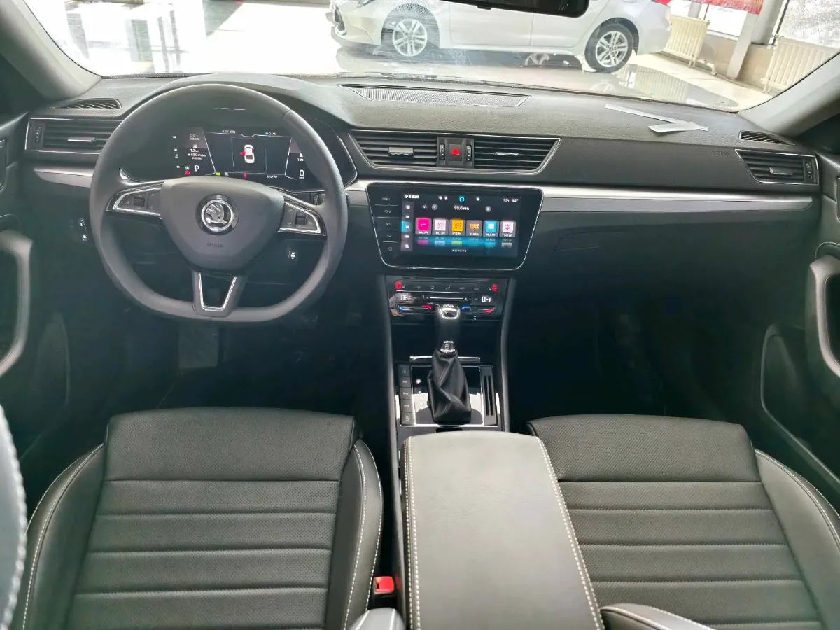 2023 Skoda Superb 1.4T 150HP L4 7DCT,autocango,china used car exporter,china ev exporter,chinese used car exporter,chinese used ev exporter