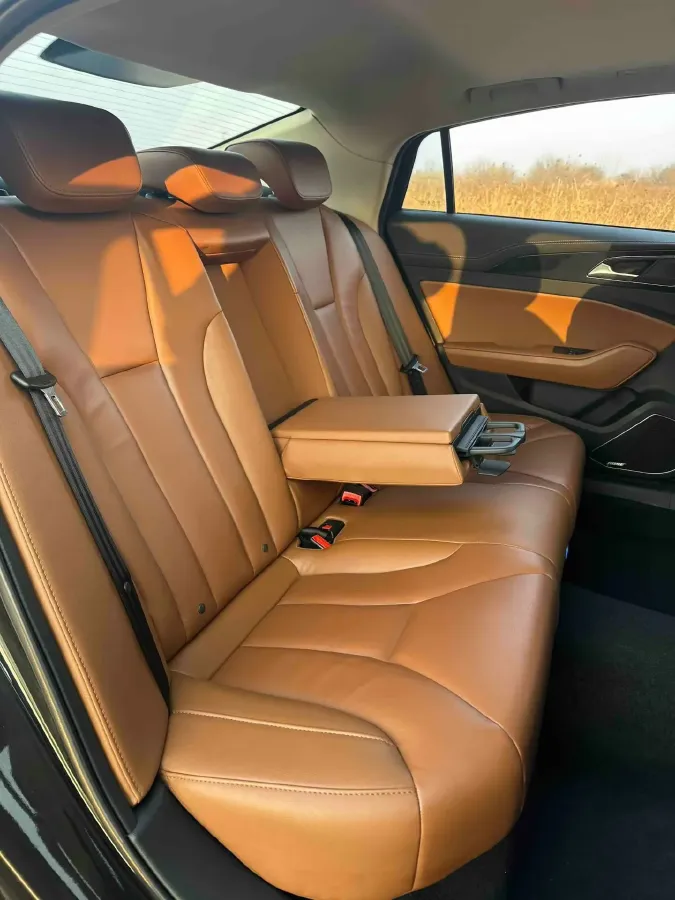 2018 HongQi H5 1.8T 186HP L4 6AT,autocango,china used car exporter,china ev exporter,chinese used car exporter,chinese used ev exporter