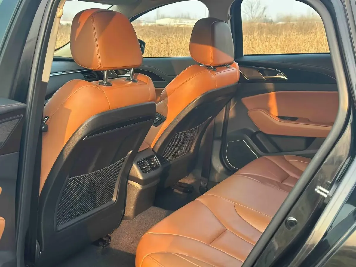 2018 HongQi H5 1.8T 186HP L4 6AT,autocango,china used car exporter,china ev exporter,chinese used car exporter,chinese used ev exporter