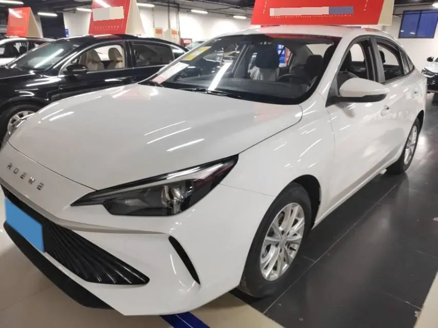 2023 Roewe i5 1.5L 129HP L4 5MT,autocango,china used car exporter,china ev exporter,chinese used car exporter,chinese used ev exporter