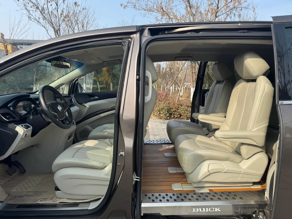 2022 Buick GL8 2.0T 237HP L4 9AT,autocango,china used car exporter,china ev exporter,chinese used car exporter,chinese used ev exporter