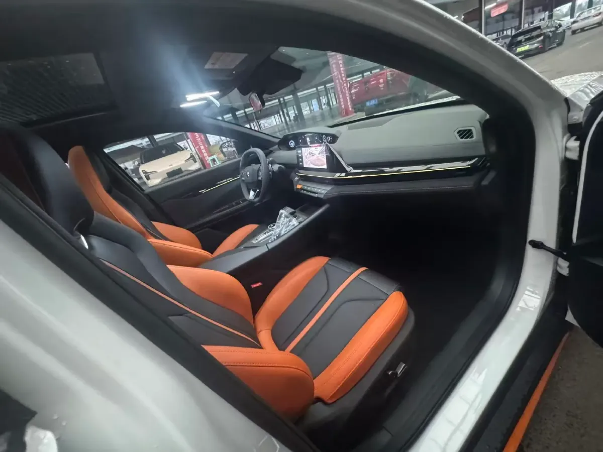 2025 ChangAn UNI-V 1.5T 192HP L4 7DCT,autocango,china used car exporter,china ev exporter,chinese used car exporter,chinese used ev exporter