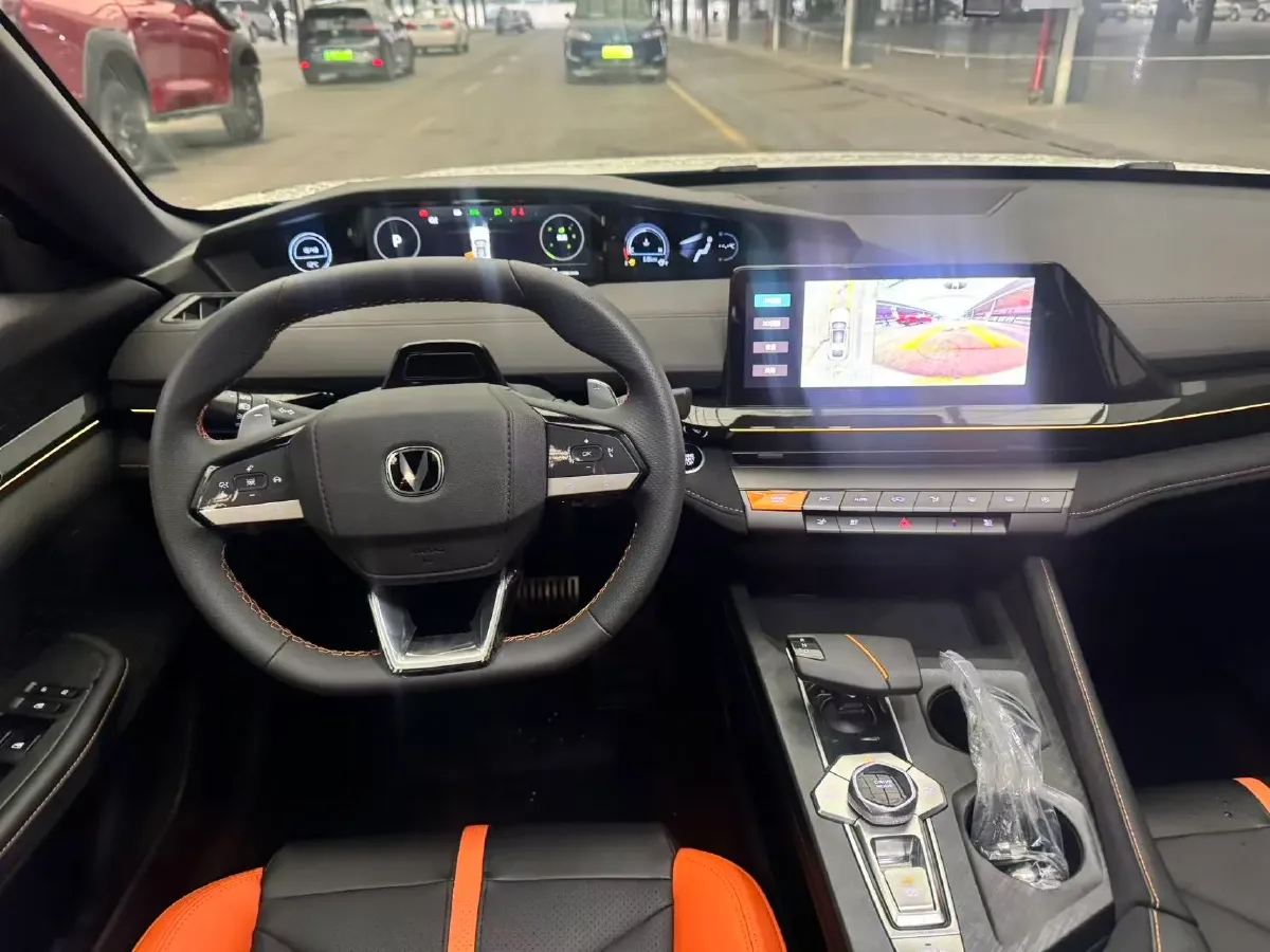 2025 ChangAn UNI-V 1.5T 192HP L4 7DCT,autocango,china used car exporter,china ev exporter,chinese used car exporter,chinese used ev exporter