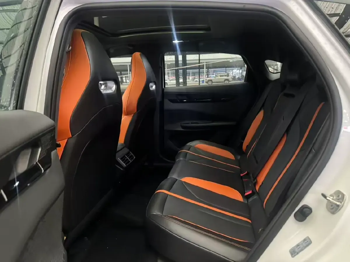 2025 ChangAn UNI-V 1.5T 192HP L4 7DCT,autocango,china used car exporter,china ev exporter,chinese used car exporter,chinese used ev exporter