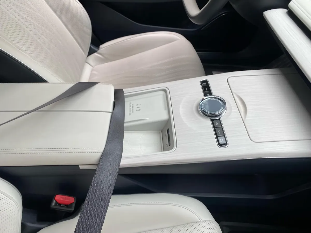 2024 Geely Galaxy E8 BEV 76KWH,autocango,china used car exporter,china ev exporter,chinese used car exporter,chinese used ev exporter