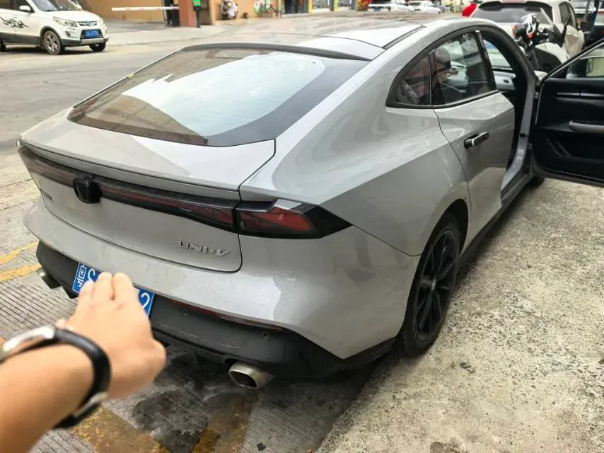 2022 ChangAn UNI-V 1.5T 188HP L4 7DCT,autocango,china used car exporter,china ev exporter,chinese used car exporter,chinese used ev exporter