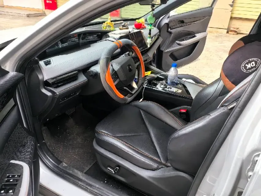 2022 ChangAn UNI-V 1.5T 188HP L4 7DCT,autocango,china used car exporter,china ev exporter,chinese used car exporter,chinese used ev exporter