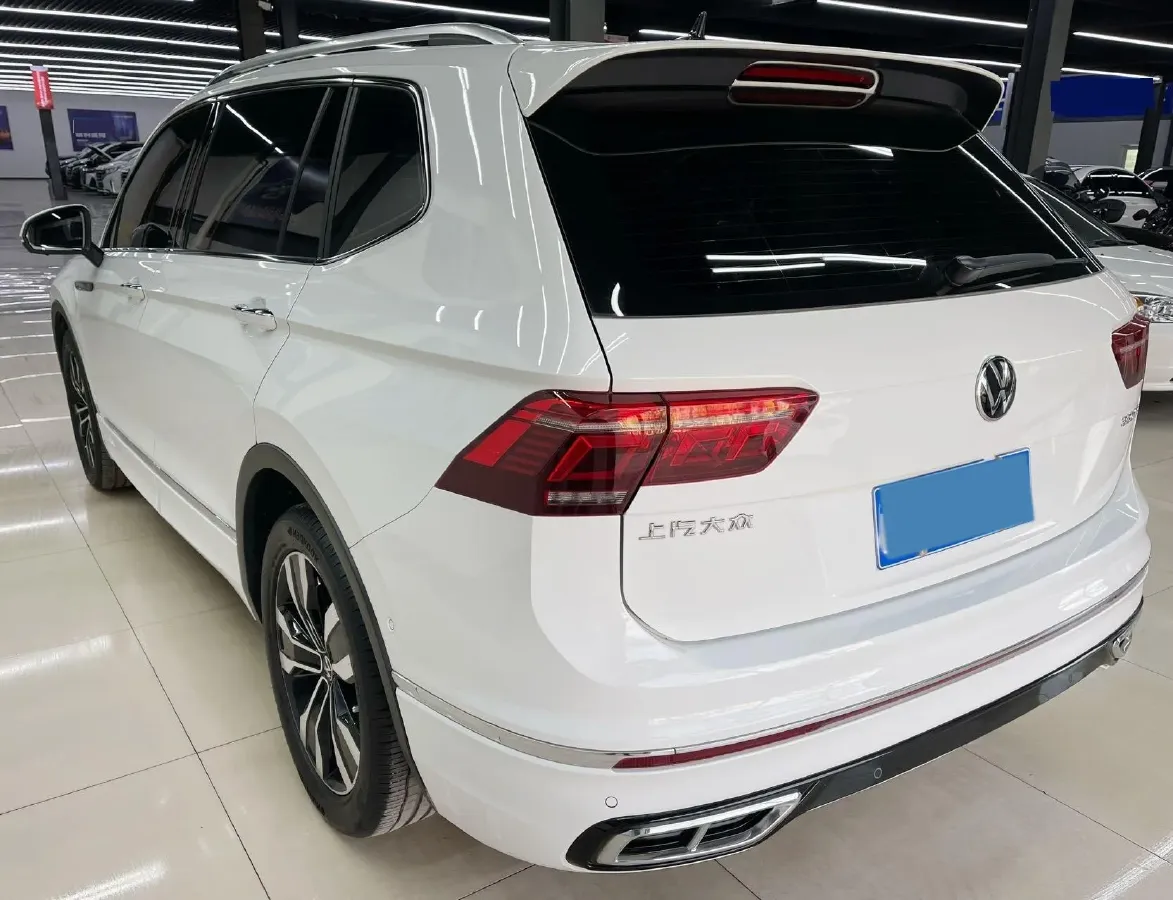 2024 Volkswagen Tiguan L 2.0T 186HP L4 7DCT,autocango,china used car exporter,china ev exporter,chinese used car exporter,chinese used ev exporter