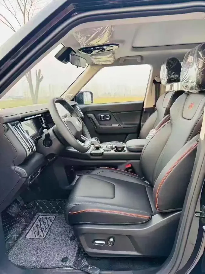 2025 MAXUS XinTu V70 2.0T 150HP L4 9AT,autocango,china used car exporter,china ev exporter,chinese used car exporter,chinese used ev exporter