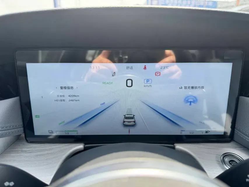 2025 HongQi H5 1.5T 150HP L4 1DHT PHEV,autocango,china used car exporter,china ev exporter,chinese used car exporter,chinese used ev exporter