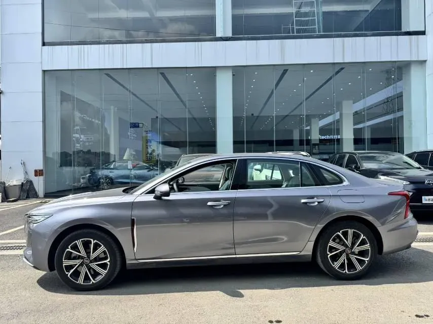 2025 HongQi H5 1.5T 150HP L4 1DHT PHEV,autocango,china used car exporter,china ev exporter,chinese used car exporter,chinese used ev exporter