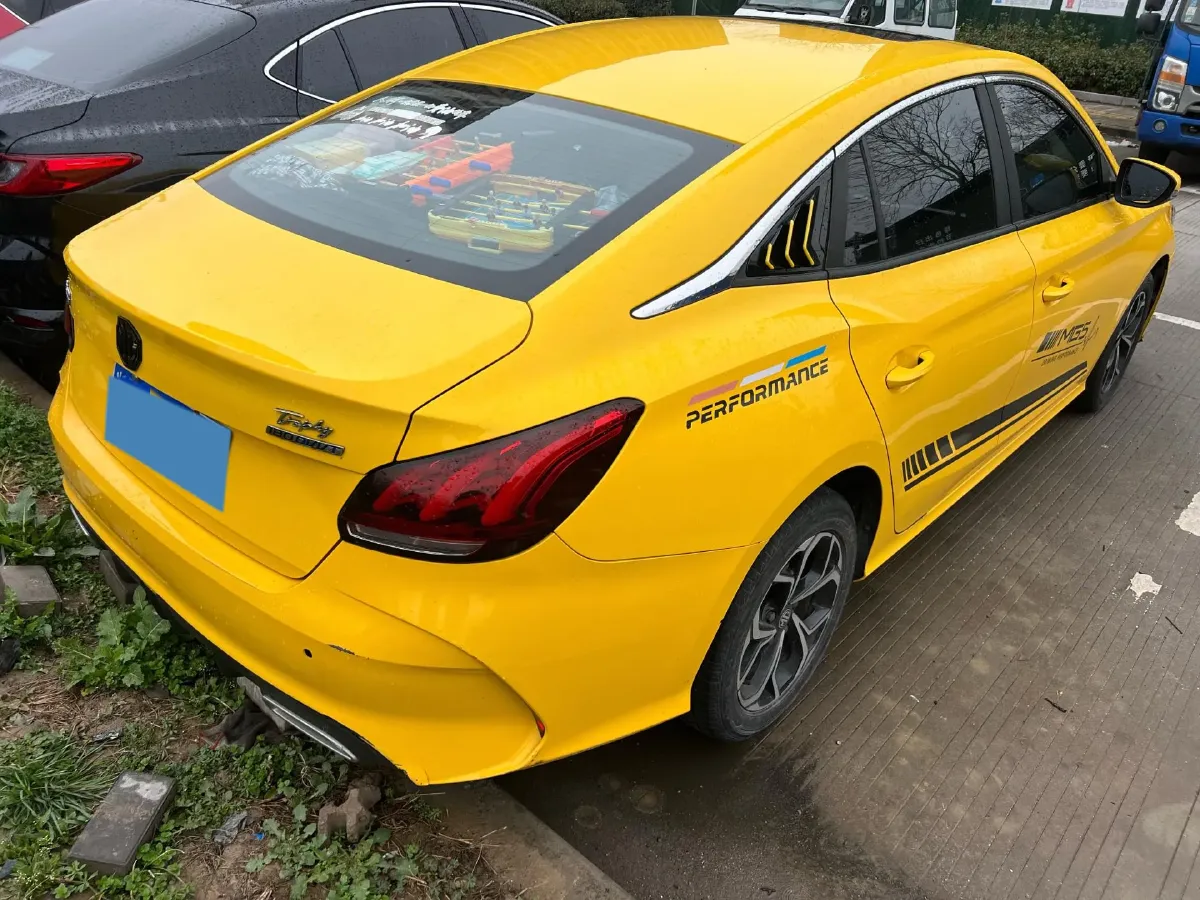 2022 MG 5 1.5L 120HP L4 5MT,autocango,china used car exporter,china ev exporter,chinese used car exporter,chinese used ev exporter