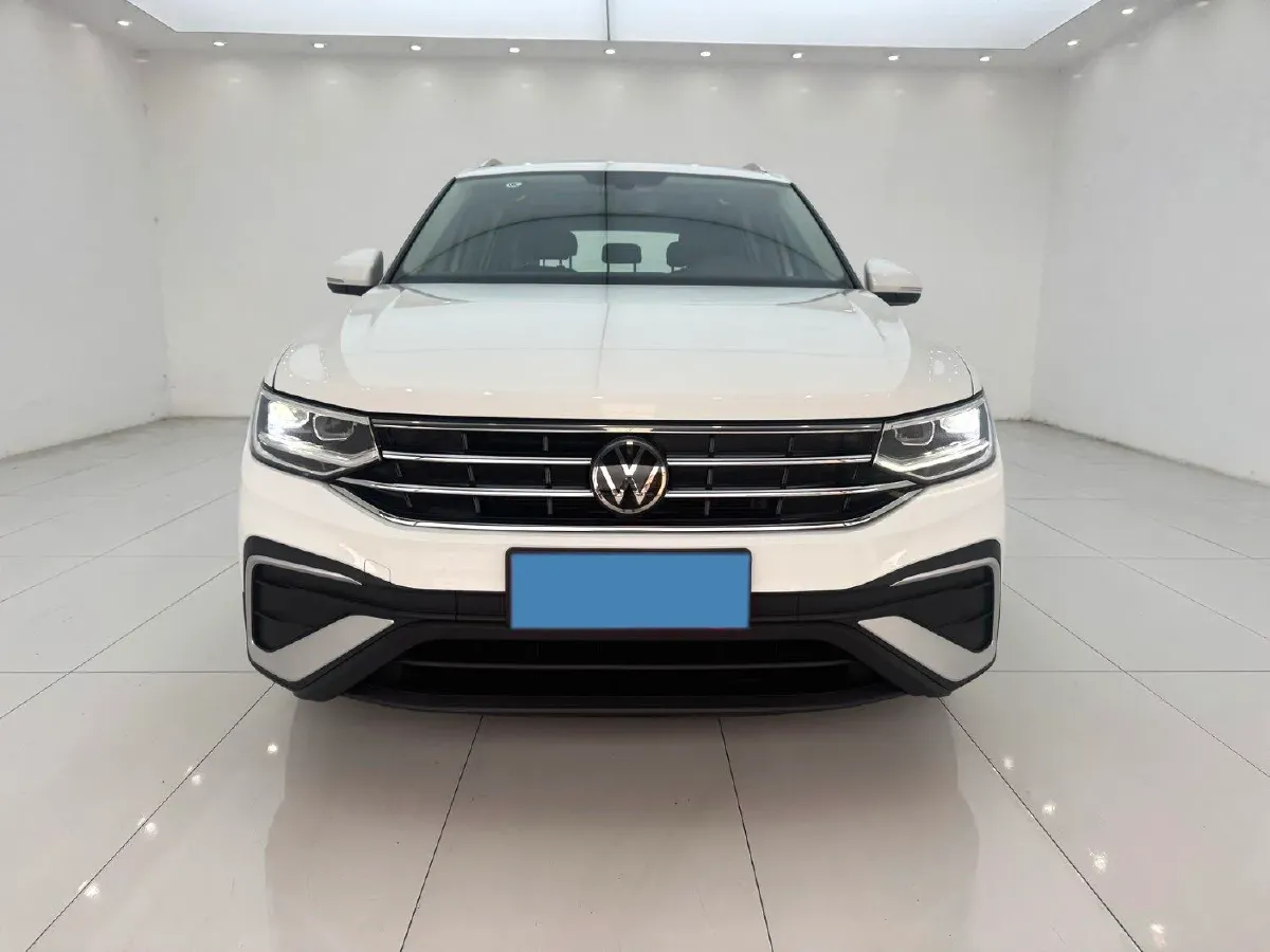 2023 Volkswagen Tiguan L 1.5T 160HP L4 7DCT,autocango,china used car exporter,china ev exporter,chinese used car exporter,chinese used ev exporter