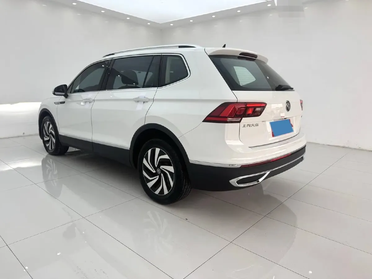 2023 Volkswagen Tiguan L 1.5T 160HP L4 7DCT,autocango,china used car exporter,china ev exporter,chinese used car exporter,chinese used ev exporter