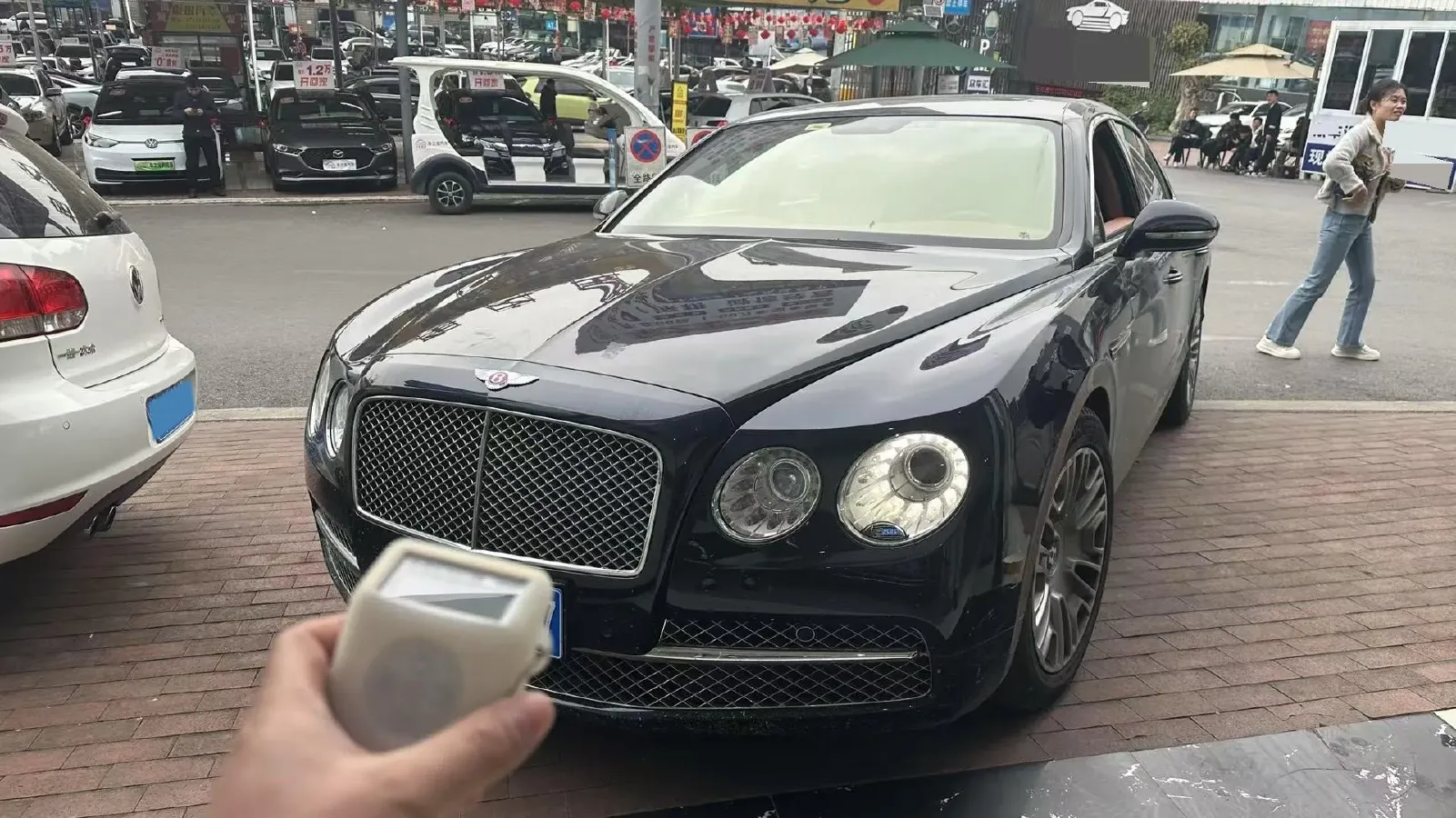 2017 Bentley Flying Spur 4.0T 507HP V8 8AT,autocango,china used car exporter,china ev exporter,chinese used car exporter,chinese used ev exporter