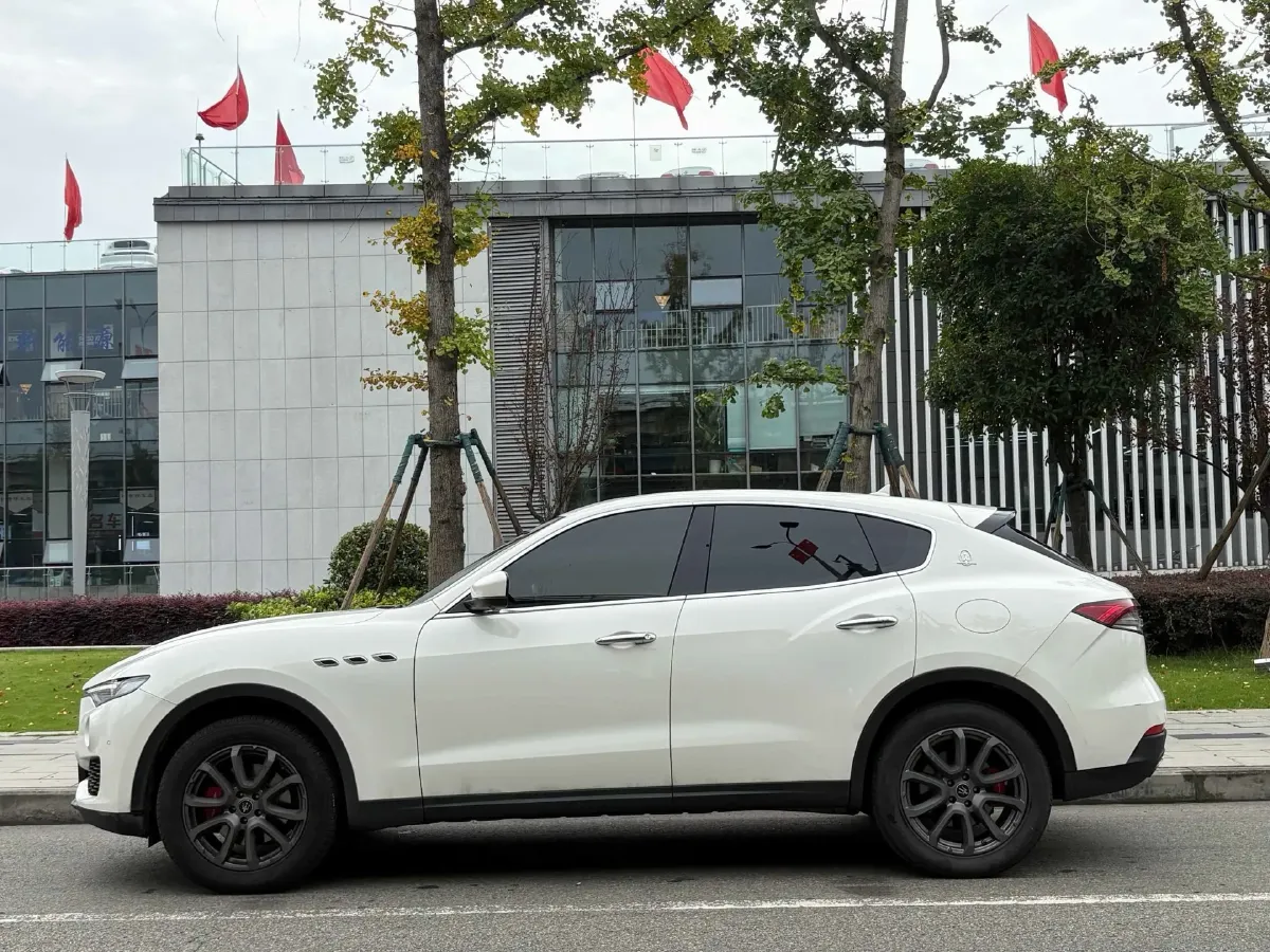 2021 Maserati Levante 3.0T 350HP V6 8AT,autocango,china used car exporter,china ev exporter,chinese used car exporter,chinese used ev exporter