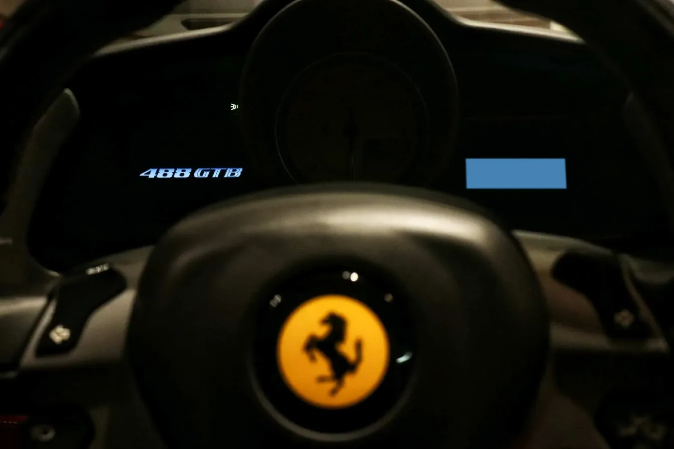 2015 Ferrari 488 3.9T 670HP V8 7DCT,autocango,china used car exporter,china ev exporter,chinese used car exporter,chinese used ev exporter