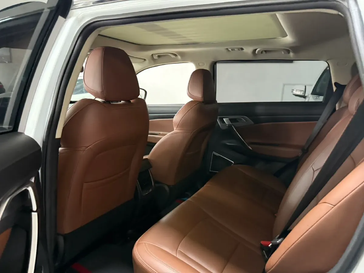 2021 Ford Escort 1.5L 122HP L3 6AT,autocango,china used car exporter,china ev exporter,chinese used car exporter,chinese used ev exporter