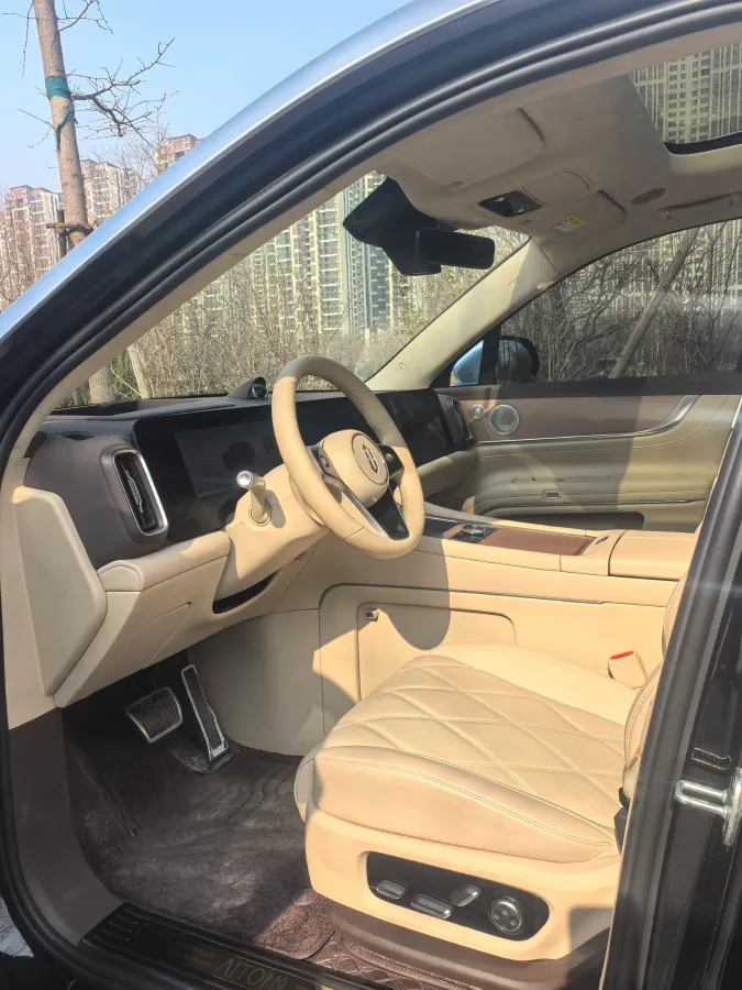 2025 AITO AITO M9 REEV 160HP REEV 52KWH,autocango,china used car exporter,china ev exporter,chinese used car exporter,chinese used ev exporter