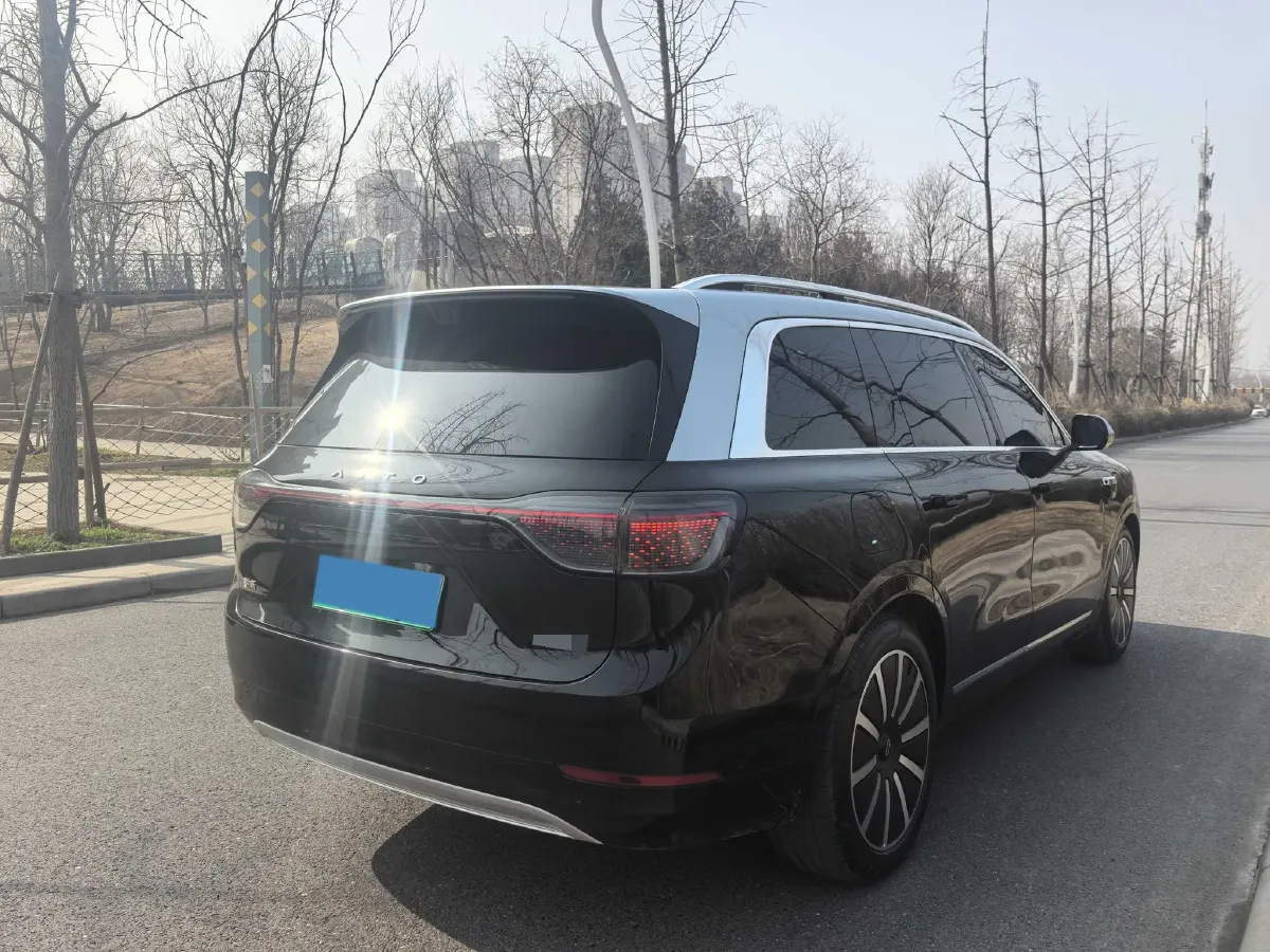 2025 AITO AITO M9 REEV 160HP REEV 52KWH,autocango,china used car exporter,china ev exporter,chinese used car exporter,chinese used ev exporter