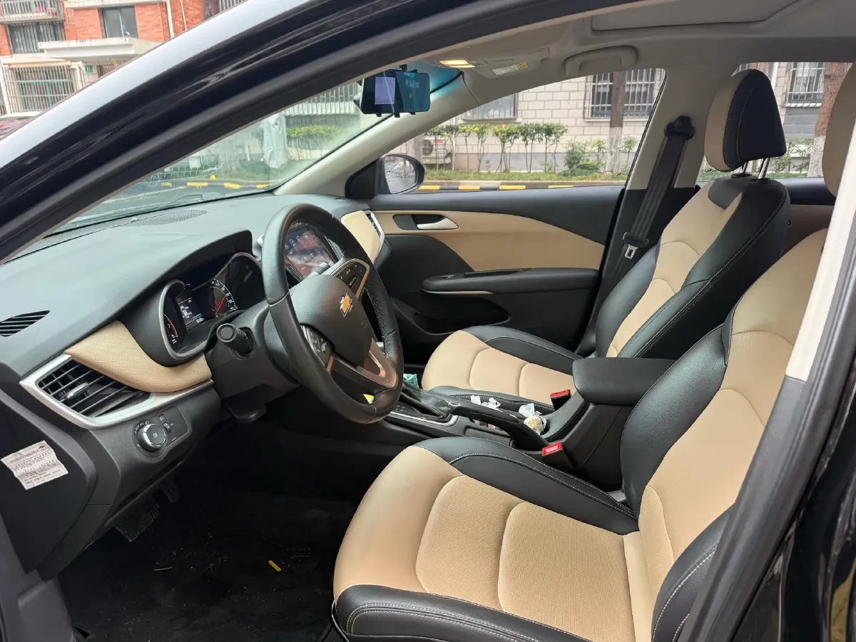 2022 Chevrolet Monza 1.5L 113HP L4 6AT,autocango,china used car exporter,china ev exporter,chinese used car exporter,chinese used ev exporter