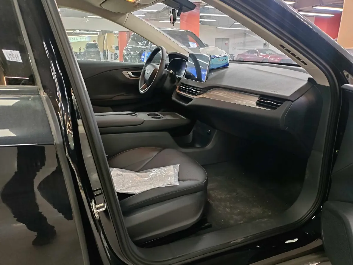 2025 HongQi E-QM5 BEV,autocango,china used car exporter,china ev exporter,chinese used car exporter,chinese used ev exporter