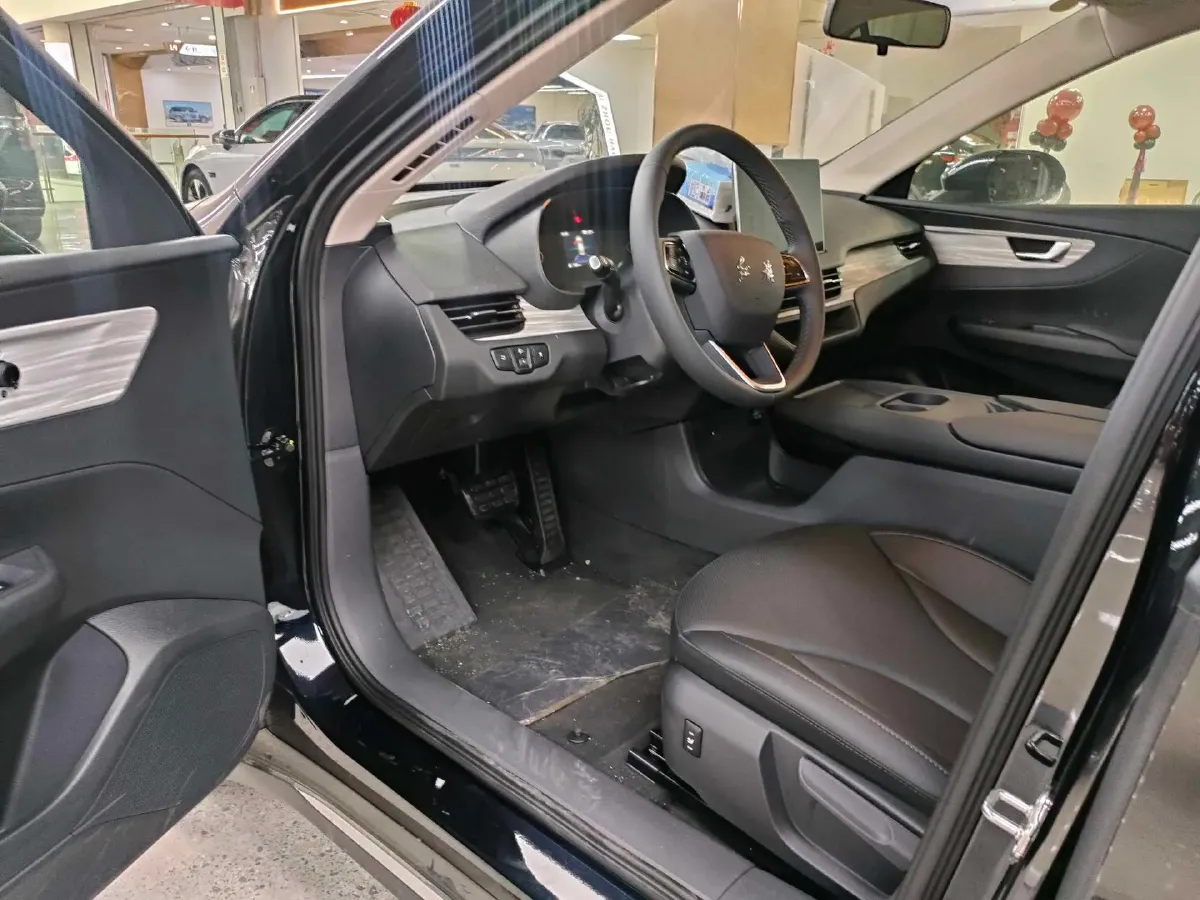 2025 HongQi E-QM5 BEV,autocango,china used car exporter,china ev exporter,chinese used car exporter,chinese used ev exporter