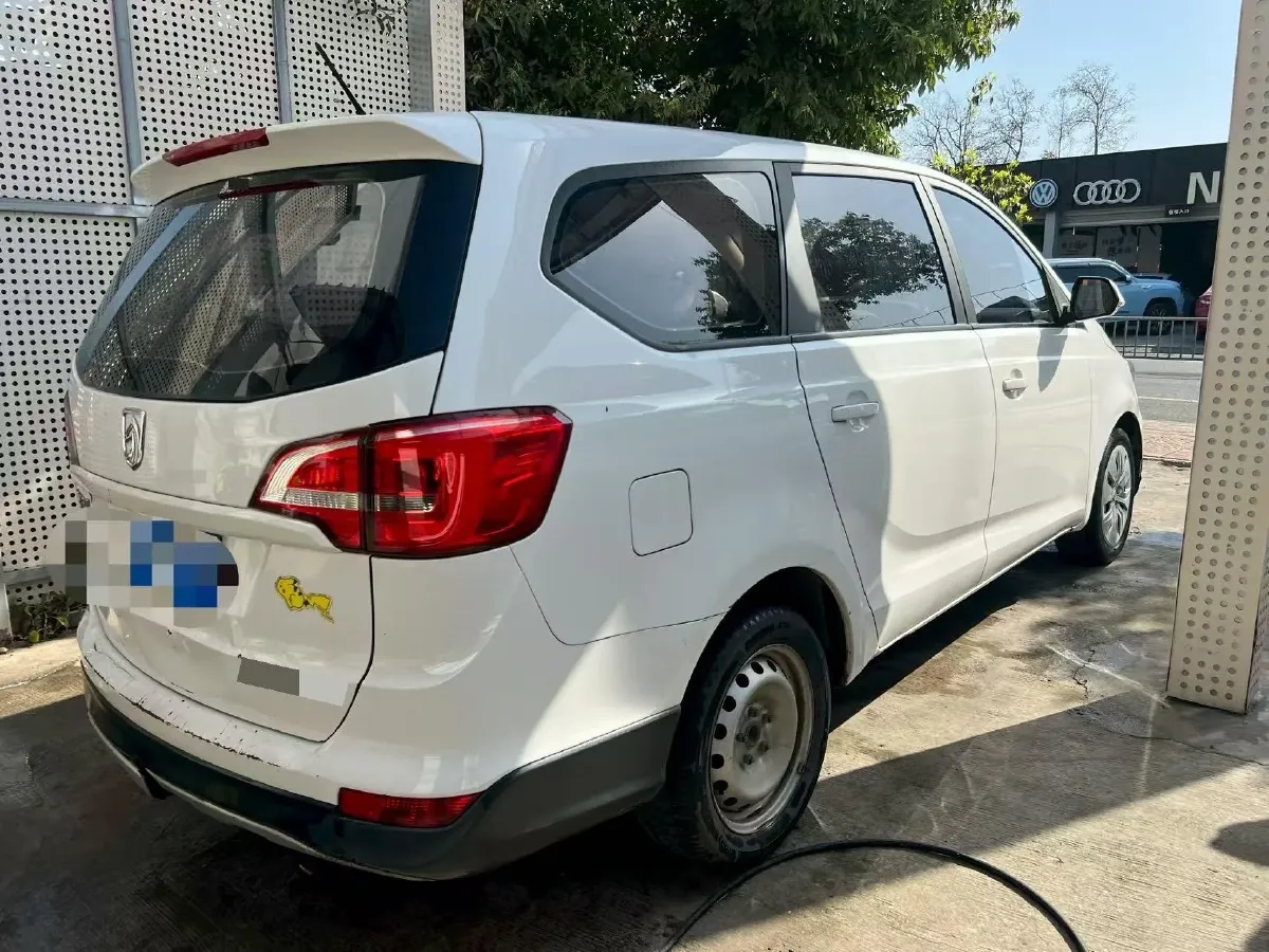 2016 BaoJun 730 1.5L 112HP L4 5MT,autocango,china used car exporter,china ev exporter,chinese used car exporter,chinese used ev exporter
