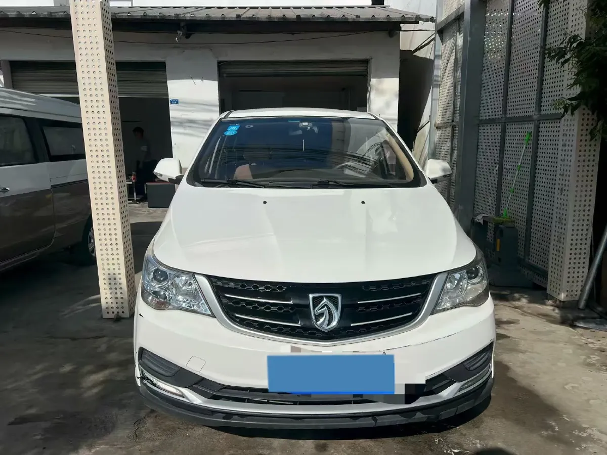 2016 BaoJun 730 1.5L 112HP L4 5MT,autocango,china used car exporter,china ev exporter,chinese used car exporter,chinese used ev exporter