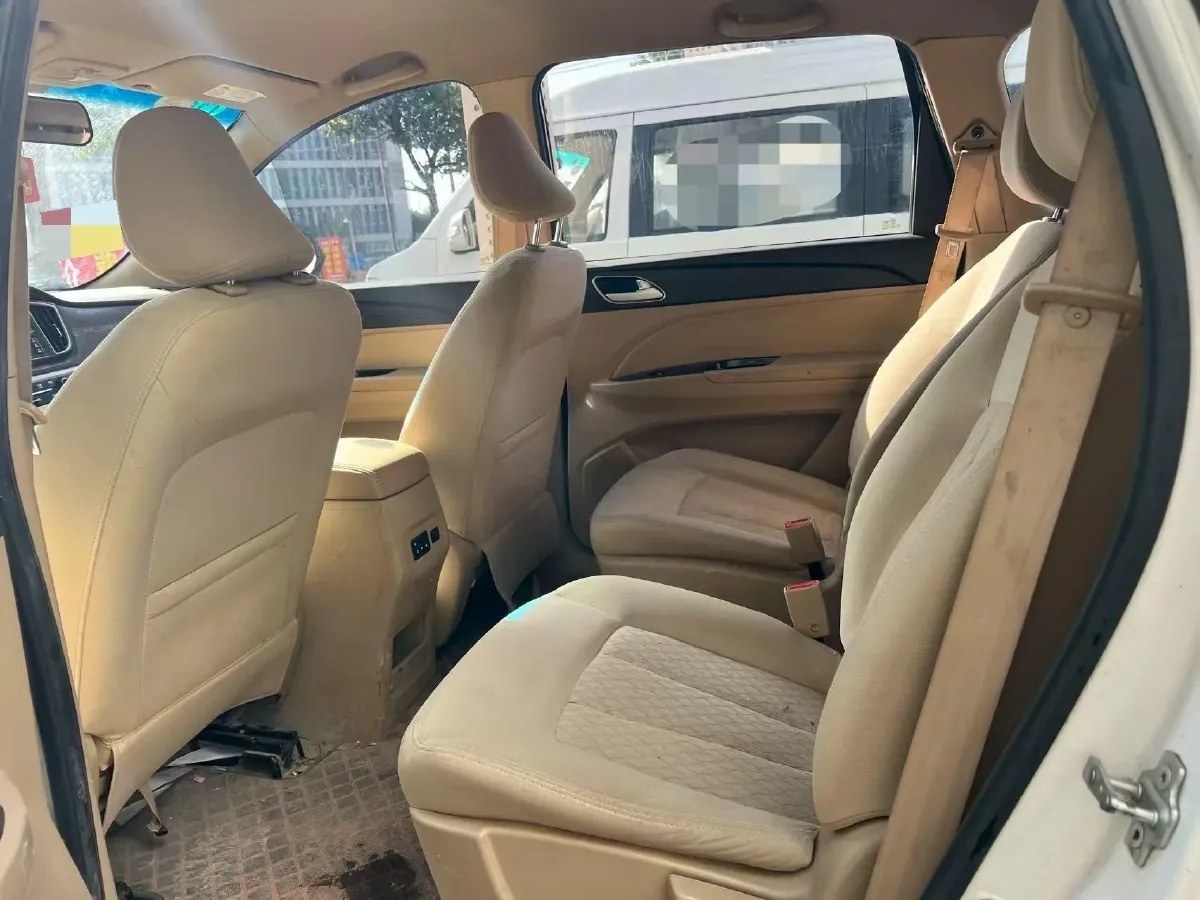 2016 BaoJun 730 1.5L 112HP L4 5MT,autocango,china used car exporter,china ev exporter,chinese used car exporter,chinese used ev exporter