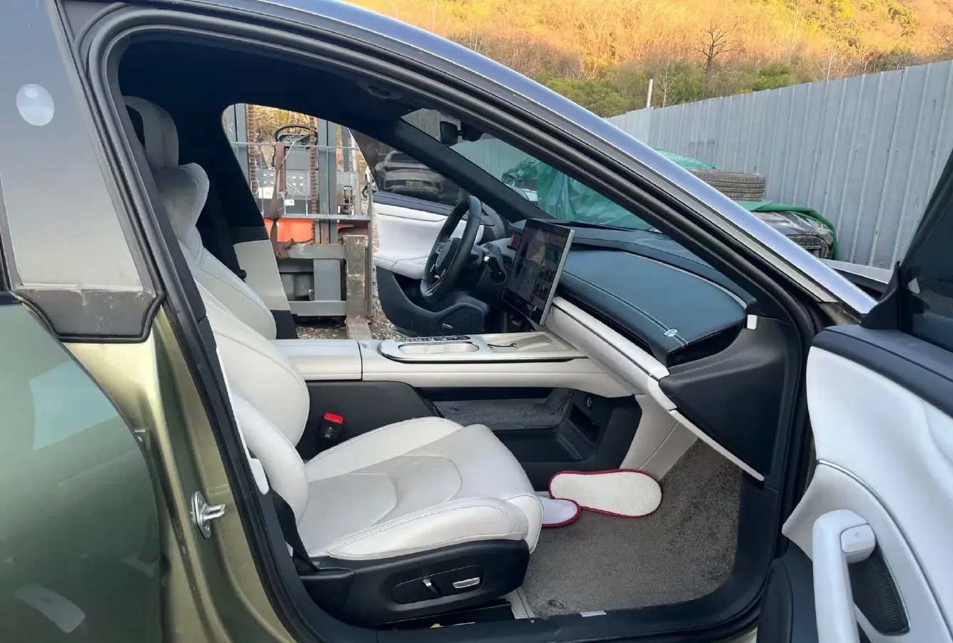 2024 MI SU7 BEV 101KWH,autocango,china used car exporter,china ev exporter,chinese used car exporter,chinese used ev exporter