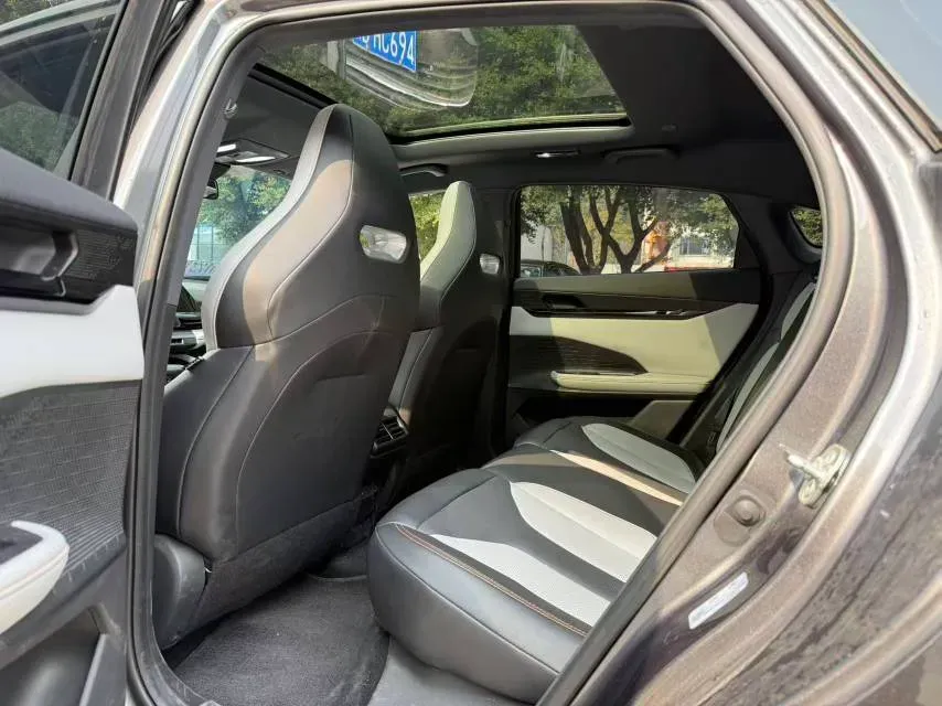 2024 ChangAn UNI-V iDD 1.5L 110HP L4 E-CVT PHEV 18.99KWH,autocango,china used car exporter,china ev exporter,chinese used car exporter,chinese used ev exporter