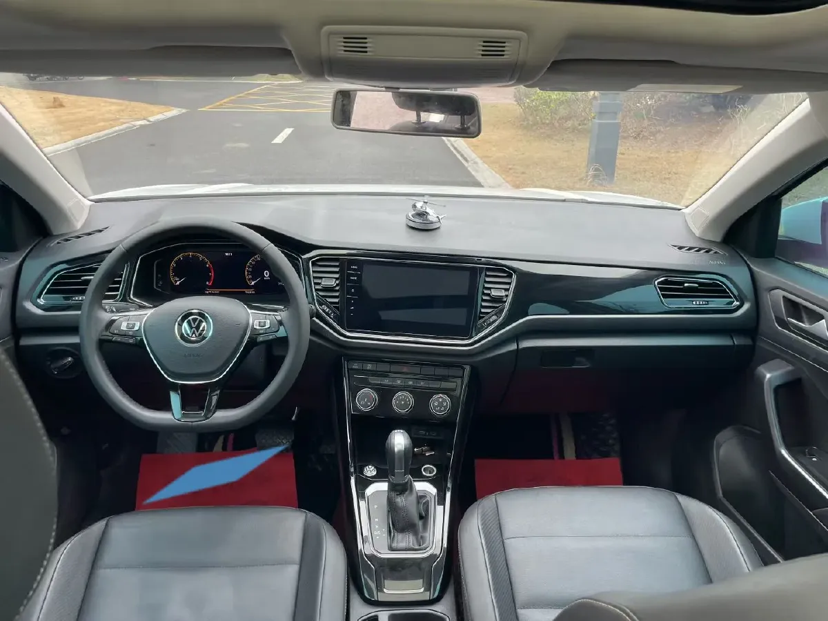 2021 Volkswagen T-Roc 1.4T 150HP L4 7DCT,autocango,china used car exporter,china ev exporter,chinese used car exporter,chinese used ev exporter