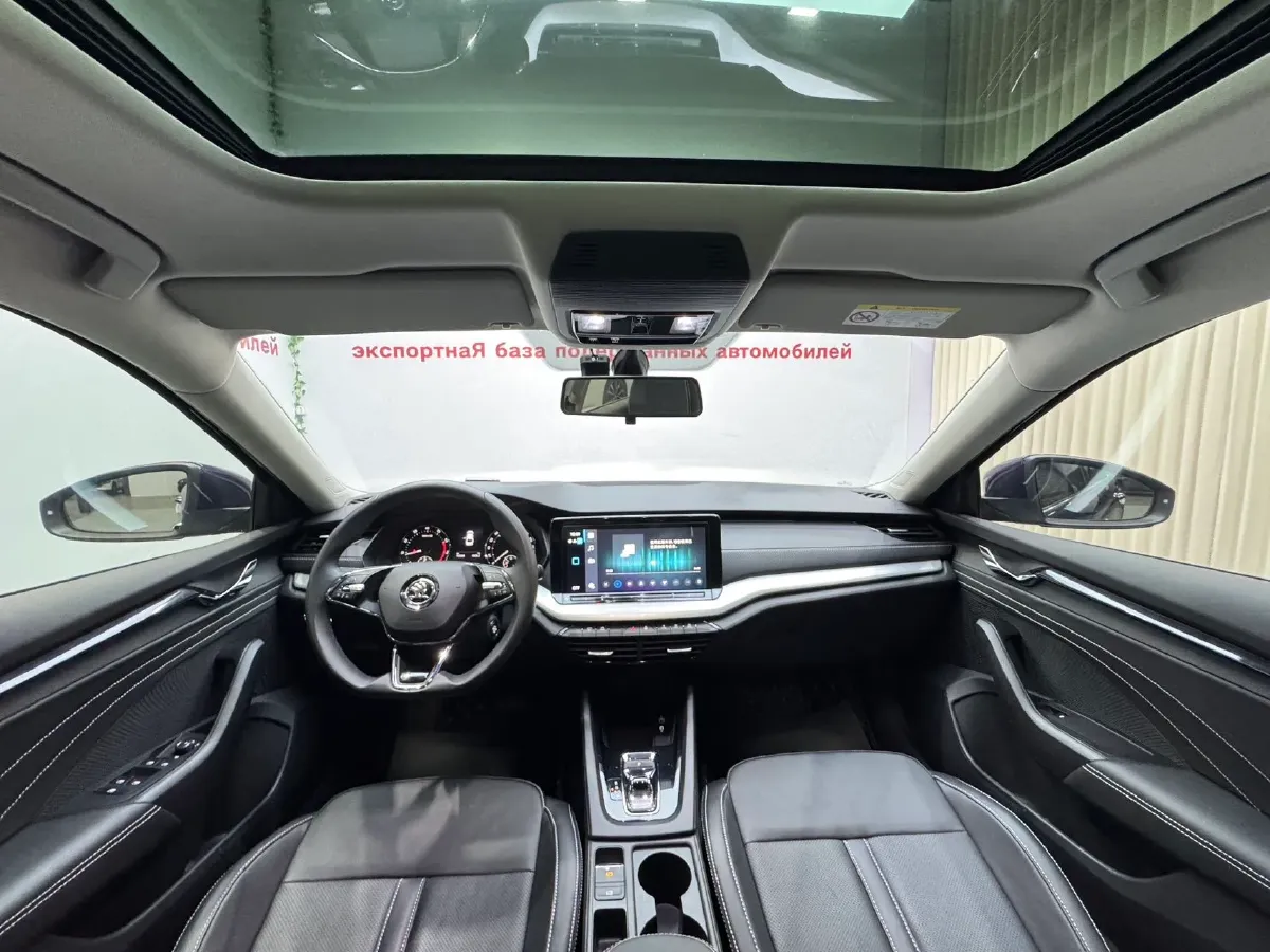 2022 Skoda Octavia 1.4T 150HP L4 7DCT,autocango,china used car exporter,china ev exporter,chinese used car exporter,chinese used ev exporter