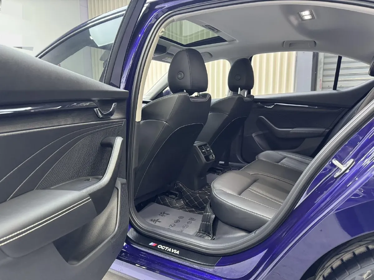 2022 Skoda Octavia 1.4T 150HP L4 7DCT,autocango,china used car exporter,china ev exporter,chinese used car exporter,chinese used ev exporter