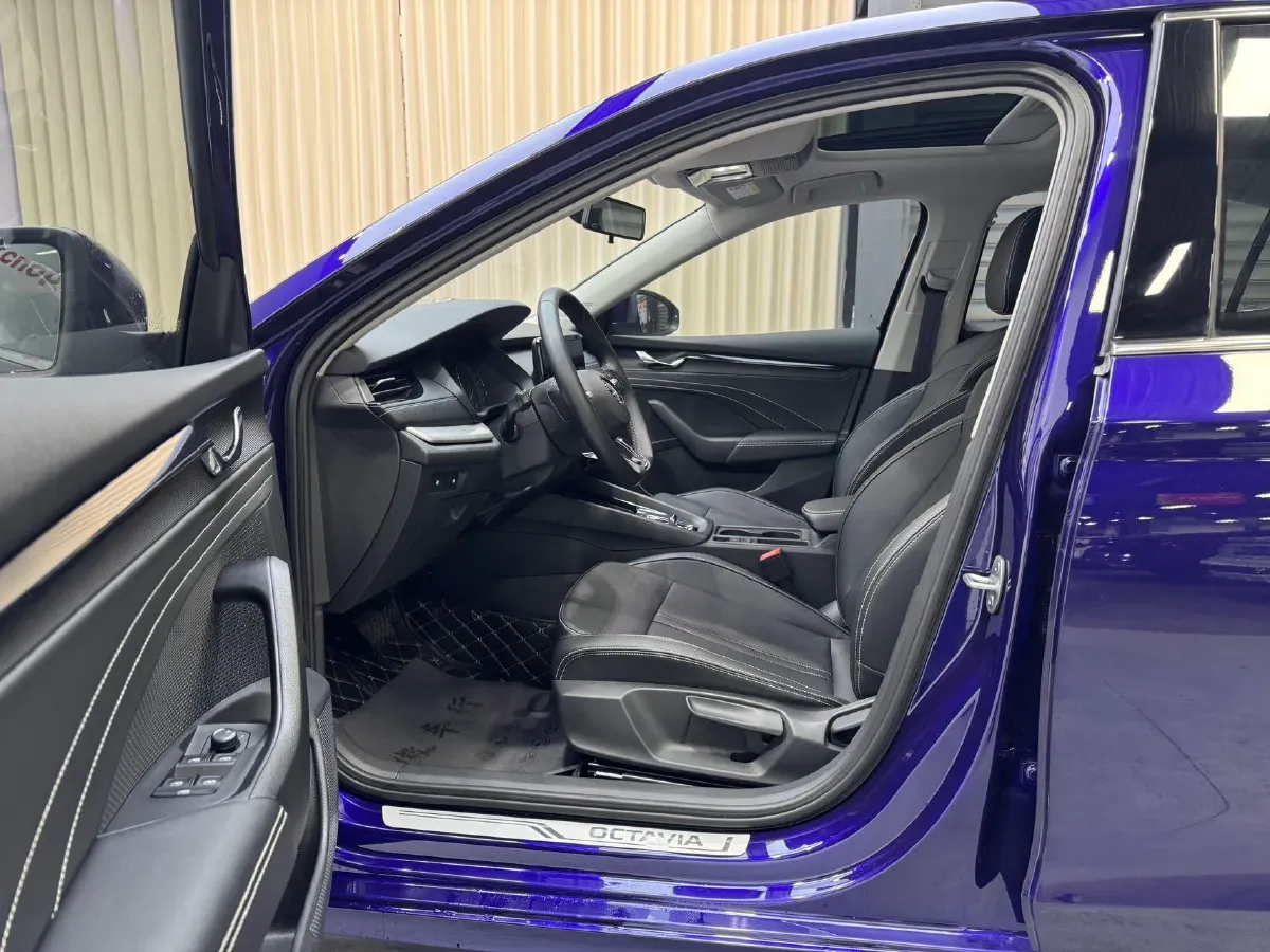 2022 Skoda Octavia 1.4T 150HP L4 7DCT,autocango,china used car exporter,china ev exporter,chinese used car exporter,chinese used ev exporter