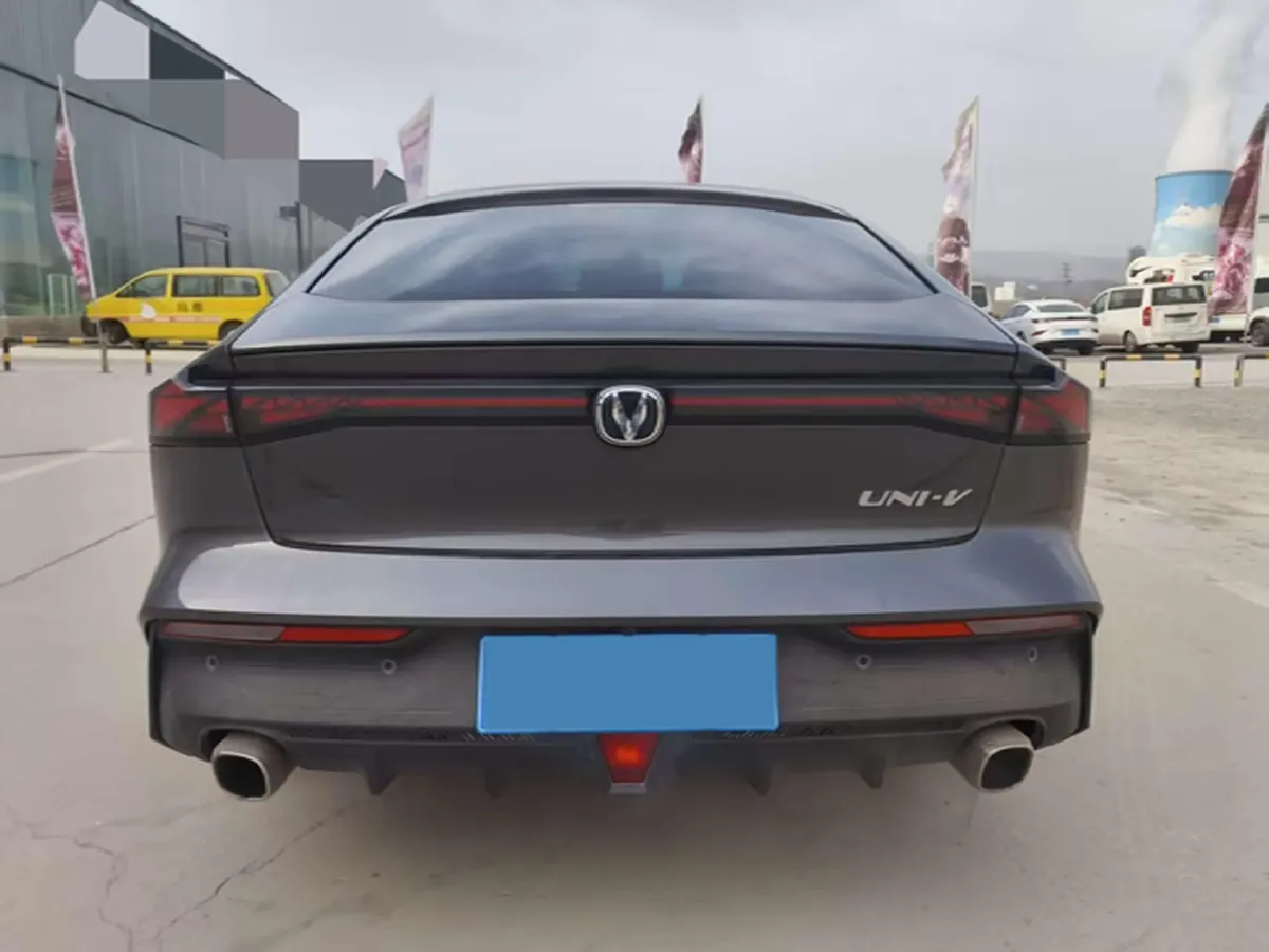 2022 ChangAn UNI-V 1.5T 188HP L4 7DCT,autocango,china used car exporter,china ev exporter,chinese used car exporter,chinese used ev exporter