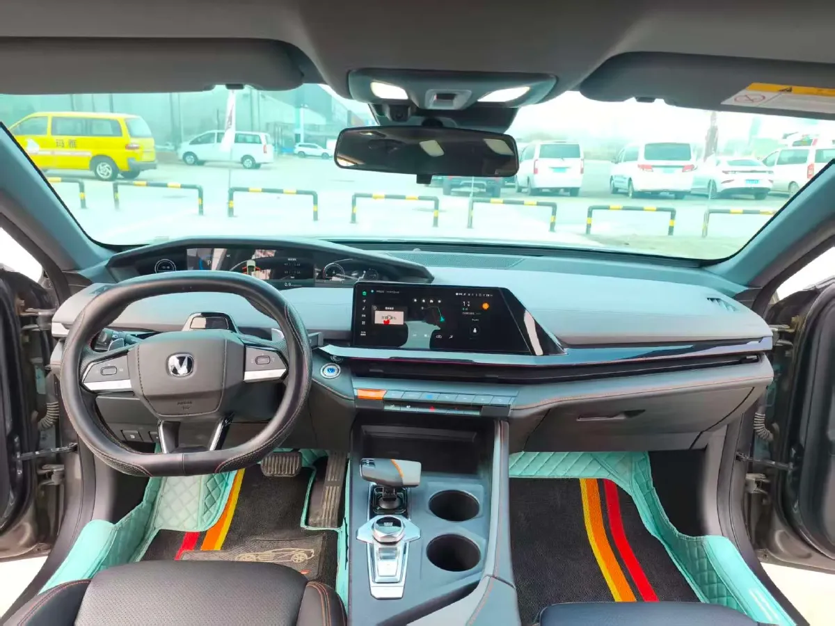 2022 ChangAn UNI-V 1.5T 188HP L4 7DCT,autocango,china used car exporter,china ev exporter,chinese used car exporter,chinese used ev exporter