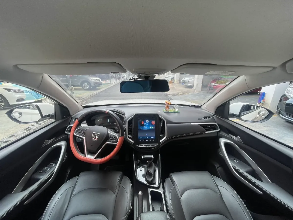 2019 BaoJun 530 1.5T 151HP L4 CVT,autocango,china used car exporter,china ev exporter,chinese used car exporter,chinese used ev exporter