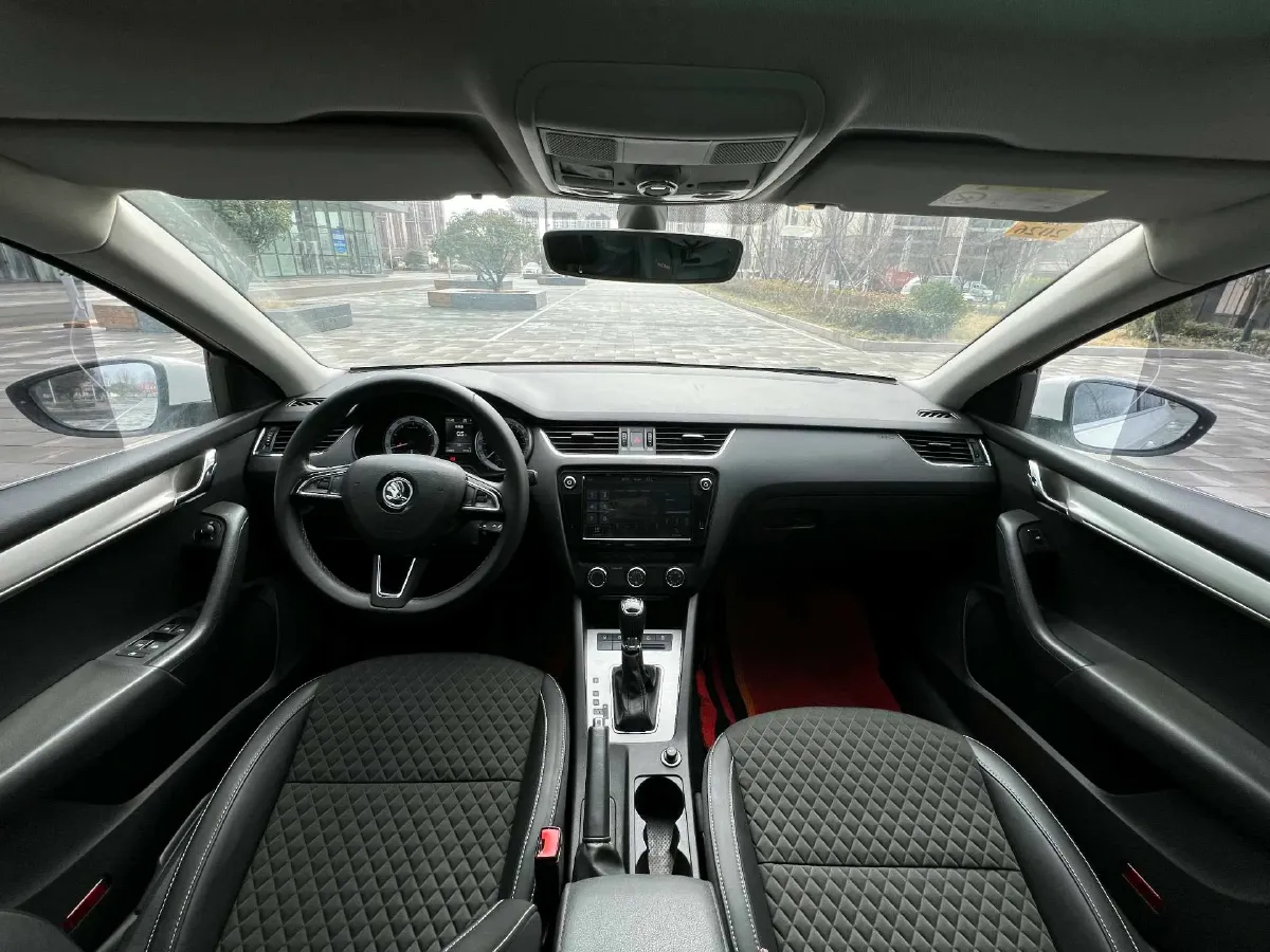 2018 Skoda Octavia 1.2T 116HP L4 7DCT,autocango,china used car exporter,china ev exporter,chinese used car exporter,chinese used ev exporter