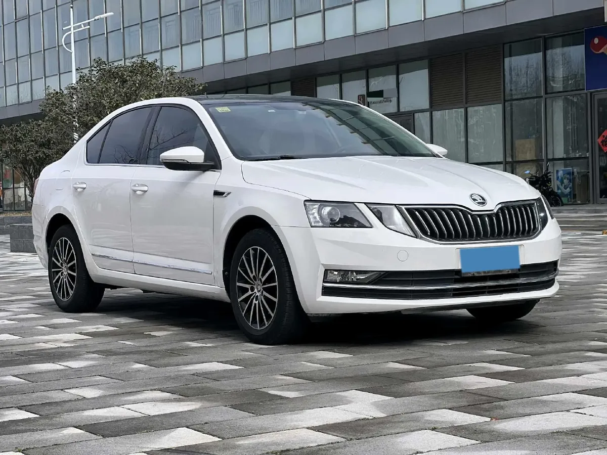2018 Skoda Octavia 1.2T 116HP L4 7DCT,autocango,china used car exporter,china ev exporter,chinese used car exporter,chinese used ev exporter