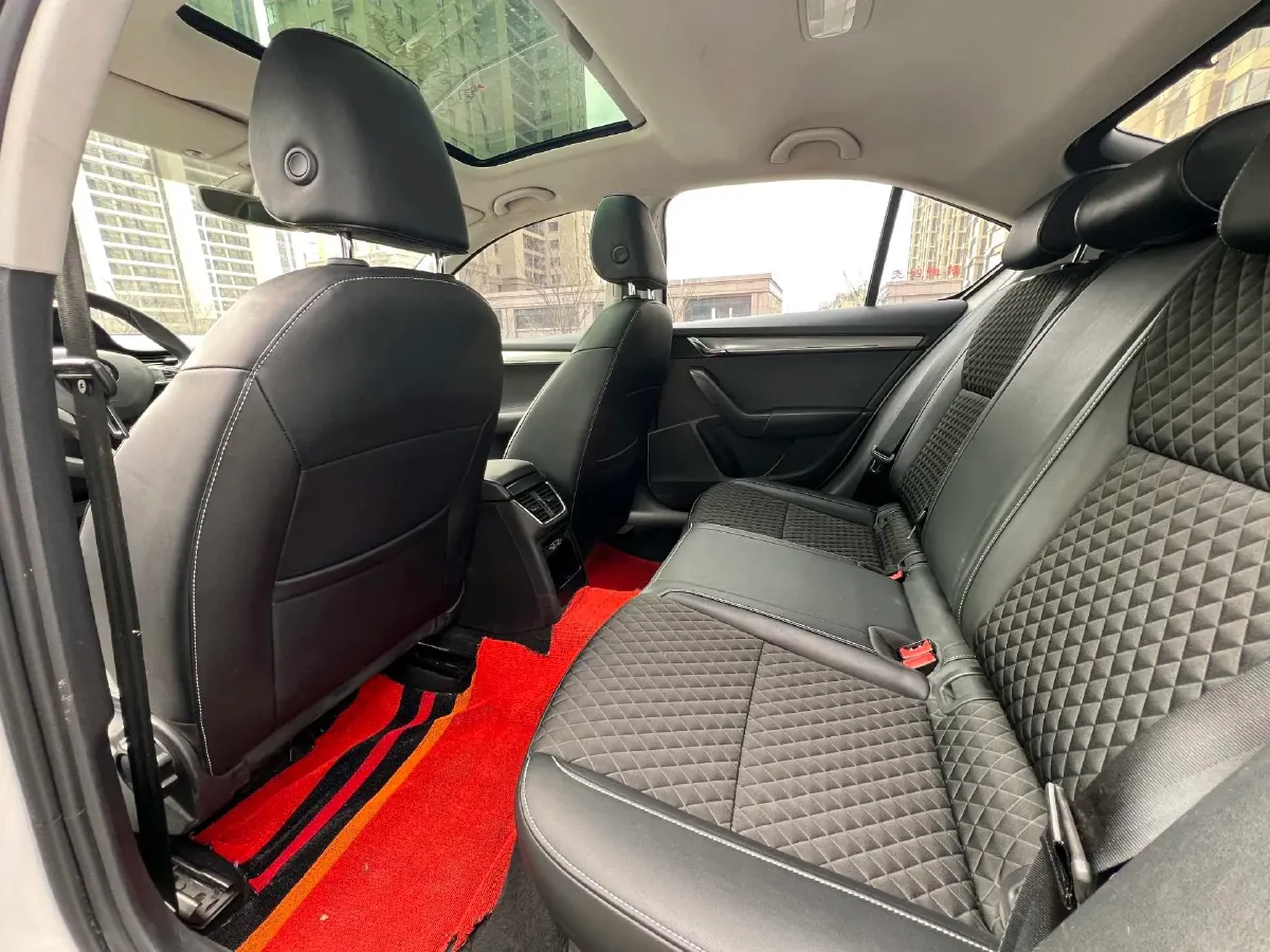 2018 Skoda Octavia 1.2T 116HP L4 7DCT,autocango,china used car exporter,china ev exporter,chinese used car exporter,chinese used ev exporter