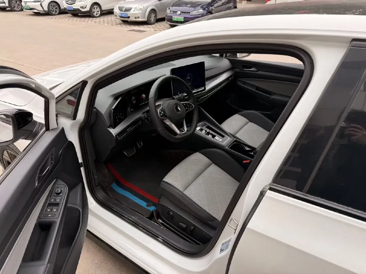 2025 Volkswagen Golf 1.5T 160HP L4 7DCT,autocango,china used car exporter,china ev exporter,chinese used car exporter,chinese used ev exporter