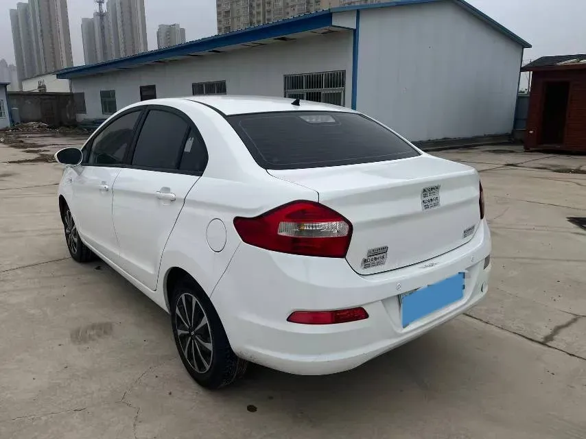 2018 BaoJun 530 1.8L 137HP L4 5AMT,autocango,china used car exporter,china ev exporter,chinese used car exporter,chinese used ev exporter
