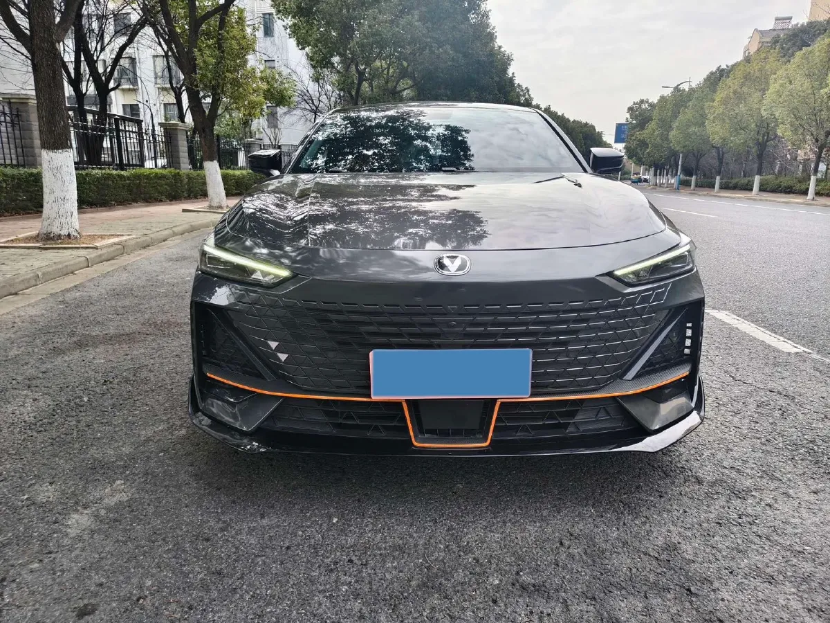 2023 ChangAn UNI-V 1.5T 188HP L4 7DCT,autocango,china used car exporter,china ev exporter,chinese used car exporter,chinese used ev exporter