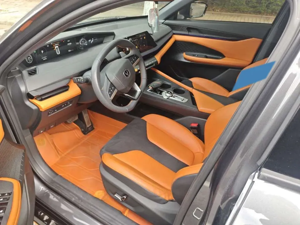 2023 ChangAn UNI-V 1.5T 188HP L4 7DCT,autocango,china used car exporter,china ev exporter,chinese used car exporter,chinese used ev exporter