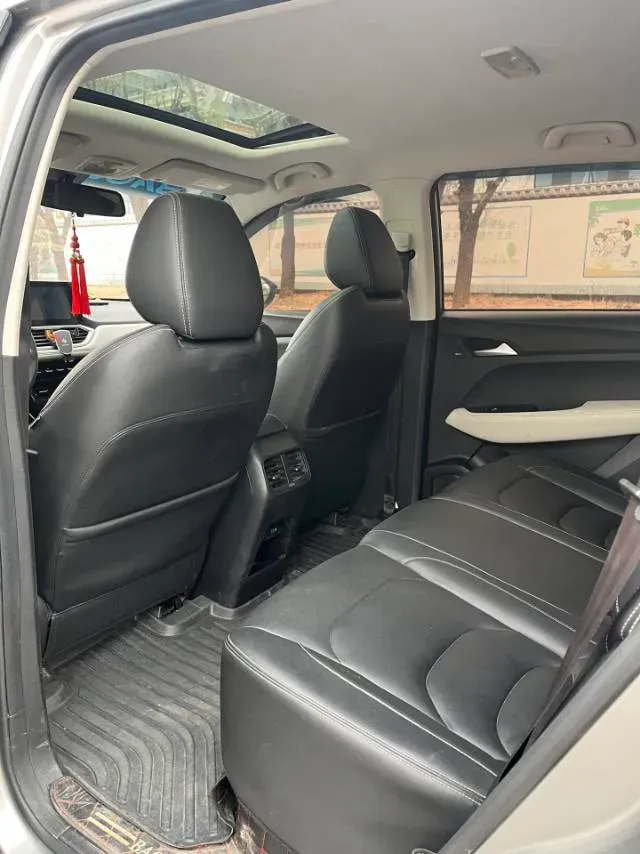 2018 BaoJun 530 1.5T 150HP L4 6MT,autocango,china used car exporter,china ev exporter,chinese used car exporter,chinese used ev exporter