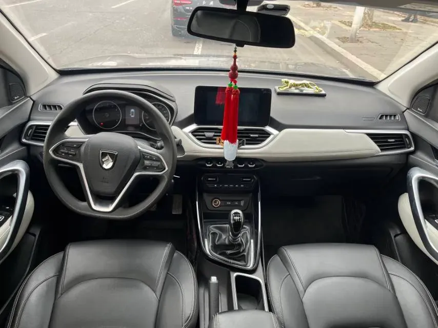 2018 BaoJun 530 1.5T 150HP L4 6MT,autocango,china used car exporter,china ev exporter,chinese used car exporter,chinese used ev exporter